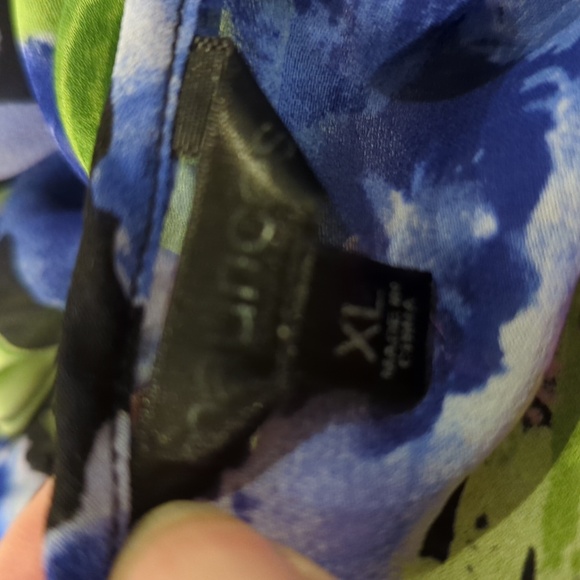 Sheer Floral Top - Picture 4 of 7